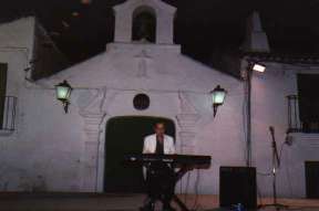 Imagen: Manuel Alfaro en la Velada de Santiago